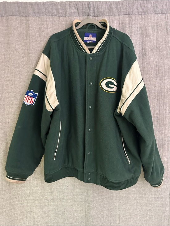 Reebok Other - Vintage Reebok Green and Cream Green Bay Packers Varsity Jacket